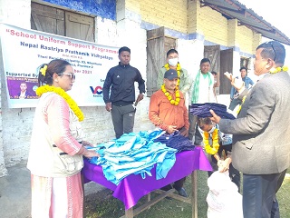 भिसिएनद्धारा ५५ जना बिध्यार्थीहरुलाई पोसाक बितरण